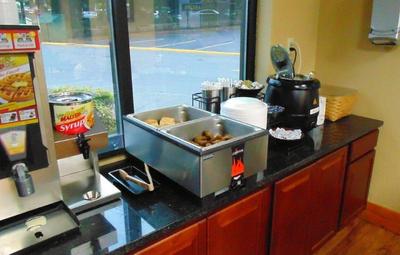 Econo Lodge Inn & Suites at the Convention Center