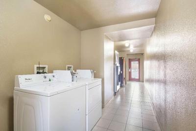 Econo Lodge  Inn & Suites I-35 at Shawnee Mission