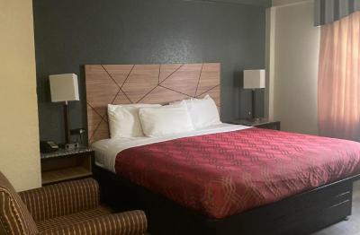Howard Johnson by Wyndham Malden Boston Area