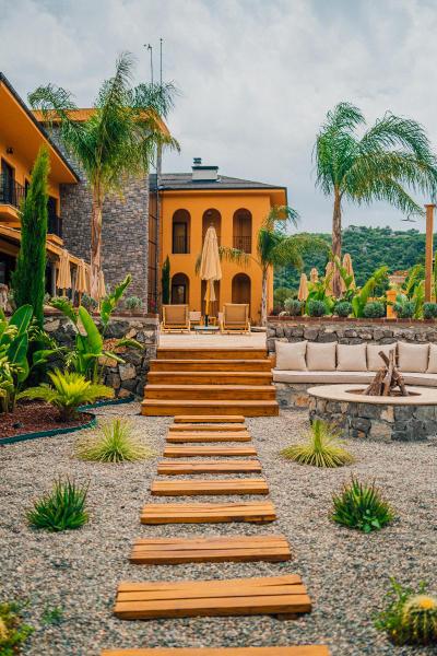 Theremotehotel