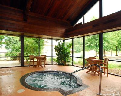 Quality Inn & Suites Sevierville - Pigeon Forge