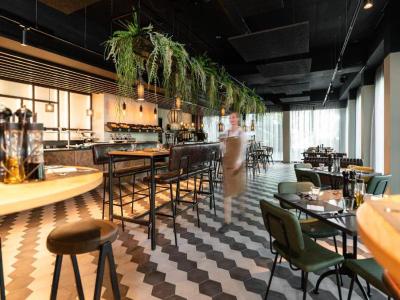 Freshsuites & Bar