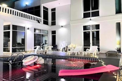 Bm Pool Villa Pattaya By Zuzu