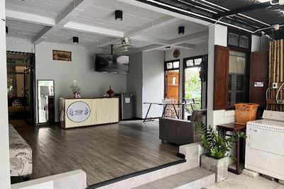 Orchid Hostel Near Bumrungrad hospital By Zuzu