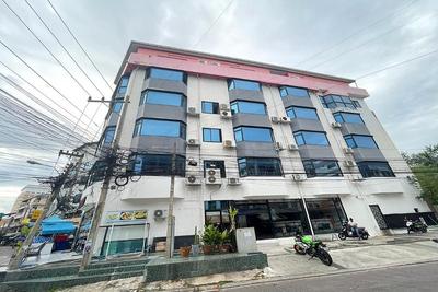 Koenig Hotel Pattaya By Zuzu