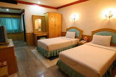 Hotel 13 Coins Airport Grand Resort