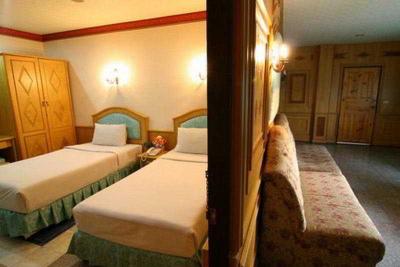 Hotel 13 Coins Airport Grand Resort