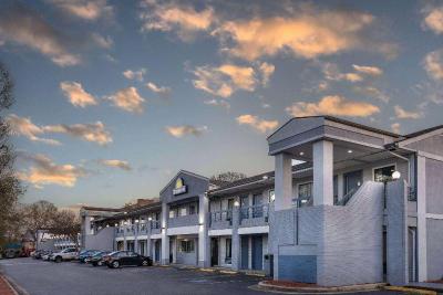 Days Inn by Wyndham Raleigh Glenwood-Crabtree