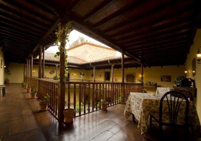 Castillo Valdes Salas