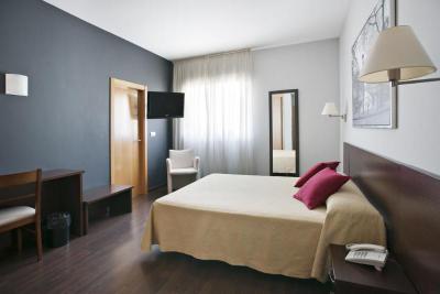Hostal T4