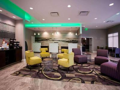 La Quinta Inn & Suites Virginia Beach