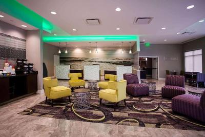 La Quinta Inn & Suites Virginia Beach