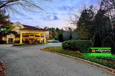 La Quinta Inn & Suites Raleigh Crabtree