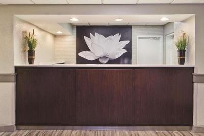 La Quinta Inn & Suites Charleston Riverview
