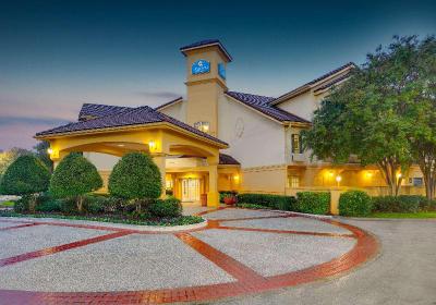 La Quinta Inn & Suites Addison Galleria Area