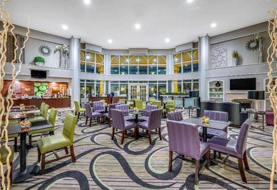 La Quinta Inn & Suites Addison Galleria Area