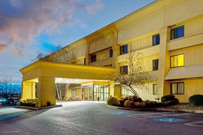 La Quinta Inn & Suites Harrisburg Airport/Hershey