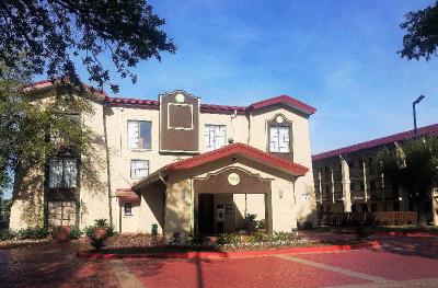 Red Roof Inn & Suites Houston - Hobby Airport