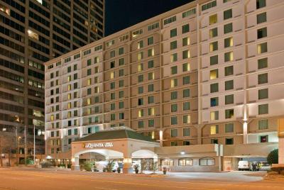 La Quinta Inn Suites Downtown Conference Center