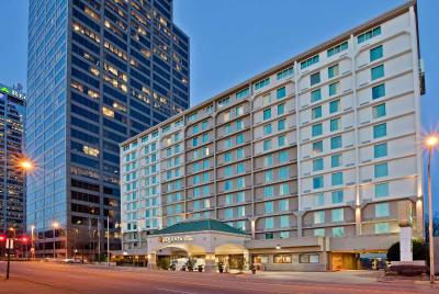 La Quinta Inn Suites Downtown Conference Center
