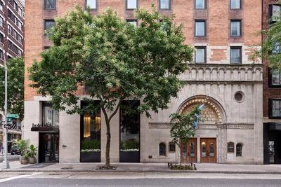 Hotel AKA Nomad