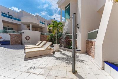 Flamingo suite boutique hotel