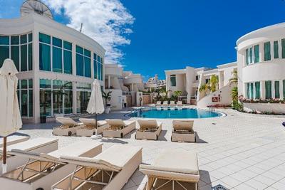 Flamingo suite boutique hotel