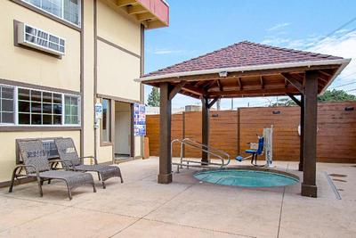 Red Roof Inn & Suites Monterey