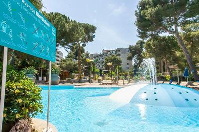 Golden Avenida Family Suites