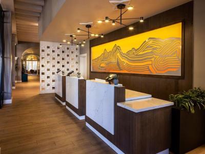 Crowne Plaza Phoenix-Chandler Golf Resort