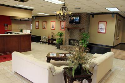 Cottonwood Suites Savannah Hotel Conference Center