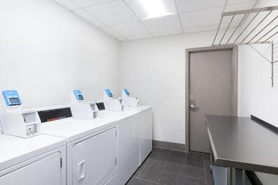Holiday Inn Express Atlanta West - Theme Park Area
