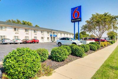 Econo Lodge East