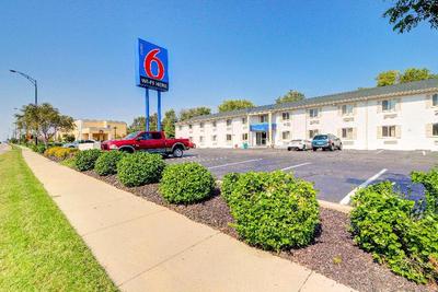 Econo Lodge East
