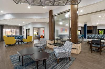 Holiday Inn Express Suites Lexington