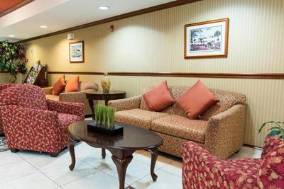 Comfort Inn & Suites Airport Convention Center