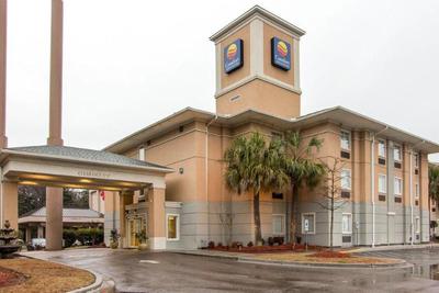 Comfort Inn & Suites Airport Convention Center