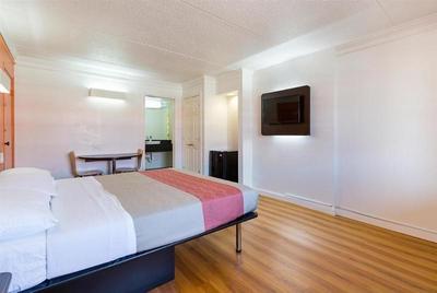 Motel 6 Dallas - Market Center