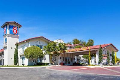 Motel 6 Dallas - Market Center