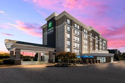 Holiday Inn Houston NE - Bush Airport Area by IHG
