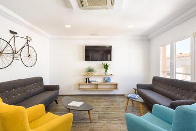 Hostal JUME - URBAN ROOMS