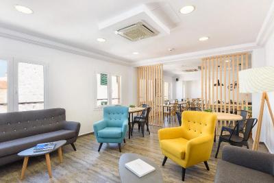 Hostal JUME - URBAN ROOMS