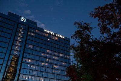 Hotel Derek