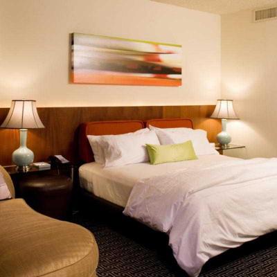 Hotel Derek