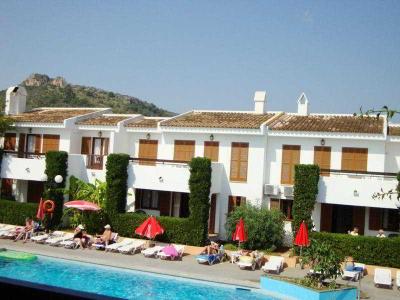 Cristina Apartamentos Villas