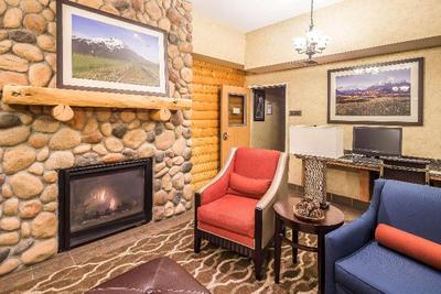 Comfort Suites Anchorage International Airport