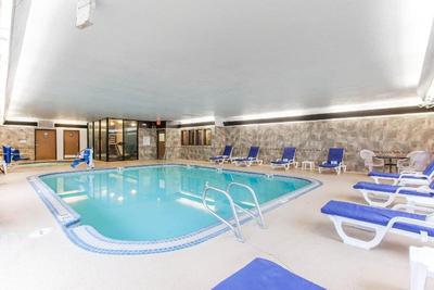Comfort Suites Near Vancouver Mall