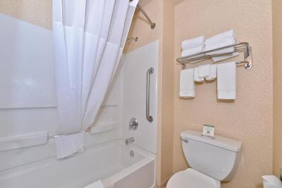 Quality Inn & Suites at Olympic National Park