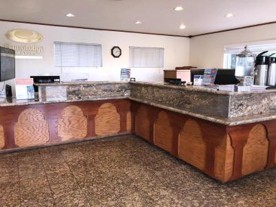 Econo Lodge Inn & Suites Oakland Airport