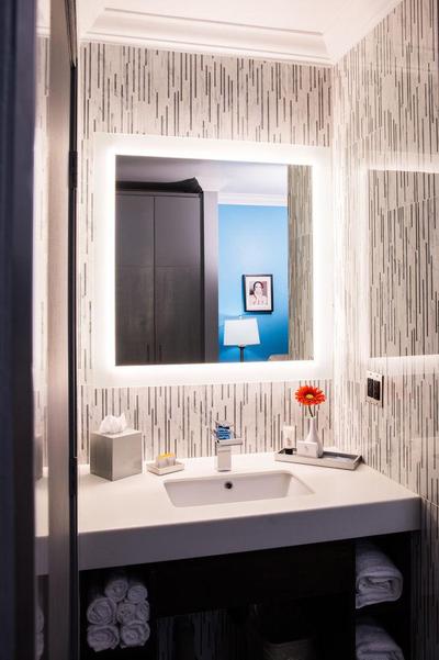 BLVD Hotel & Suites